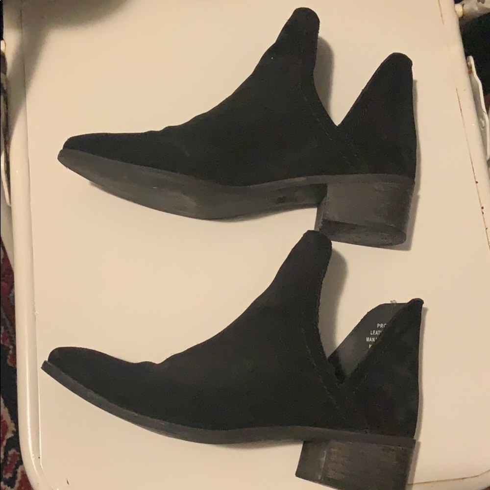 Coconuts by Matisse Cut Out Booties